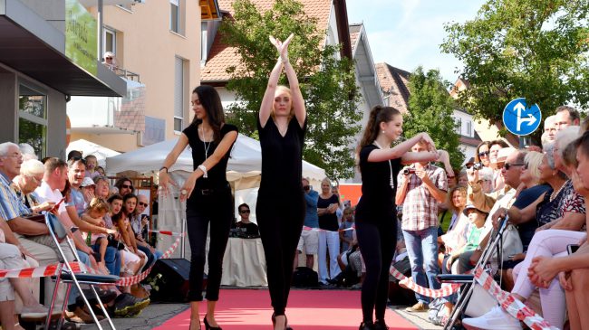 Impressionen von der Modenschau am Verkaufsoffenen Sonntag den 09.09.2018